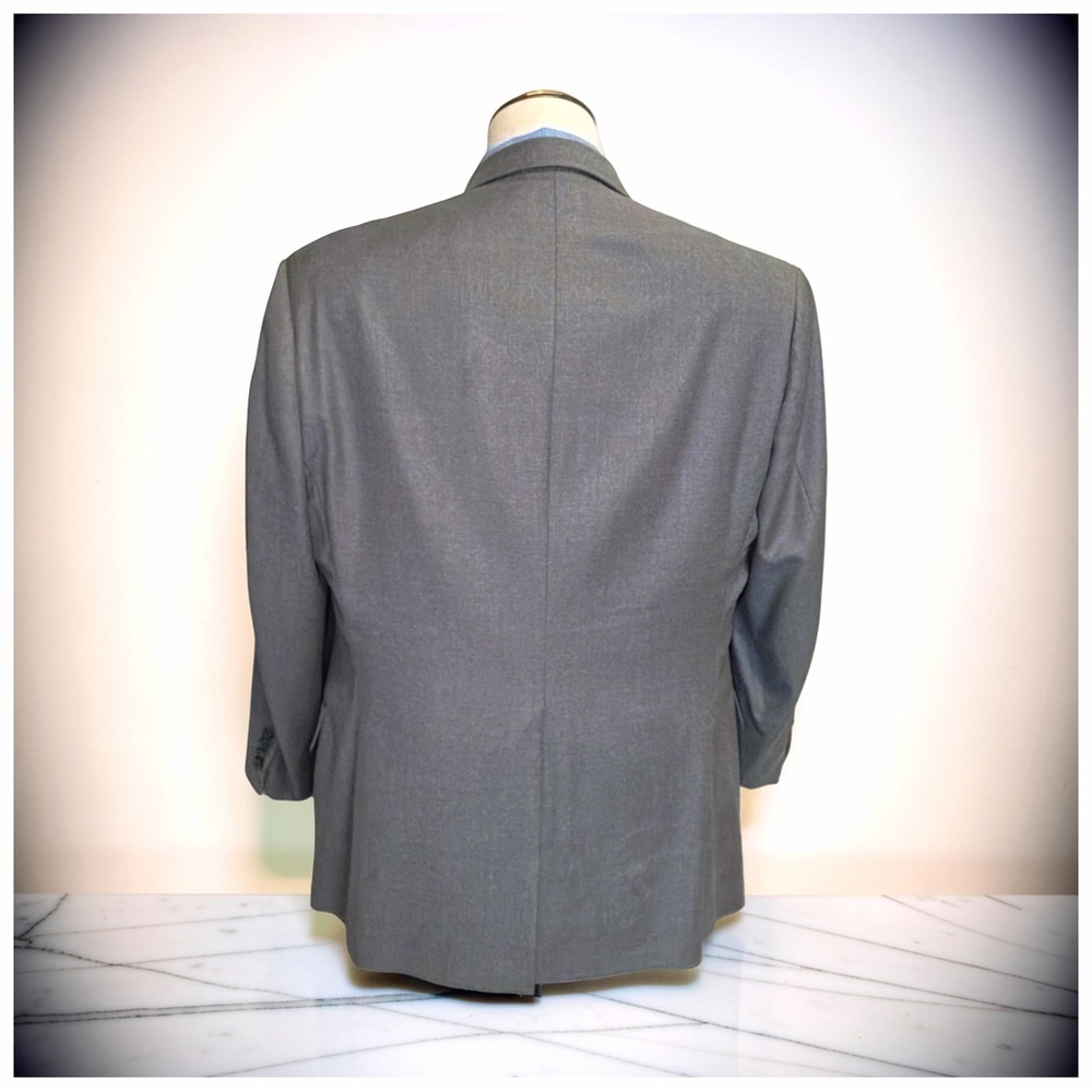 Tom James Royal Classic Gray Suit | 2-Piece | Hand Tailored | Executive Business - Picture 5 of 15